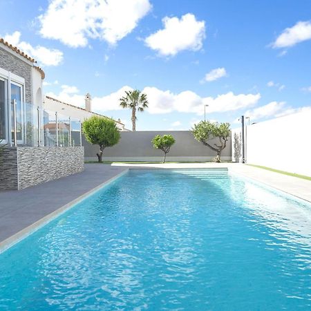 Modern Detached 4 Bed 3 Bath Villa With Private Pool Close To All Amenities Villamartin  Exterior photo