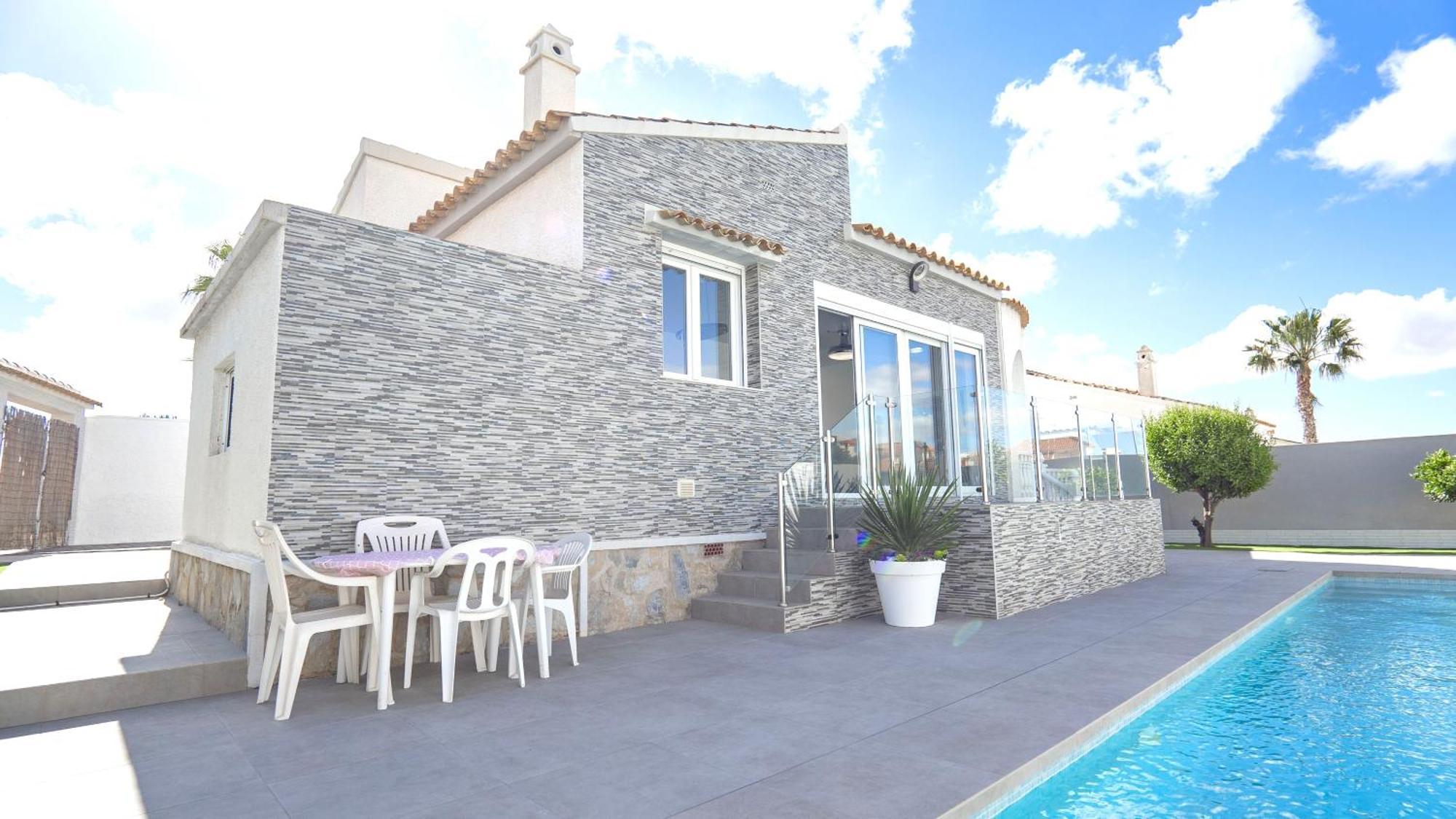 Modern Detached 4 Bed 3 Bath Villa With Private Pool Close To All Amenities Villamartin  Exterior photo