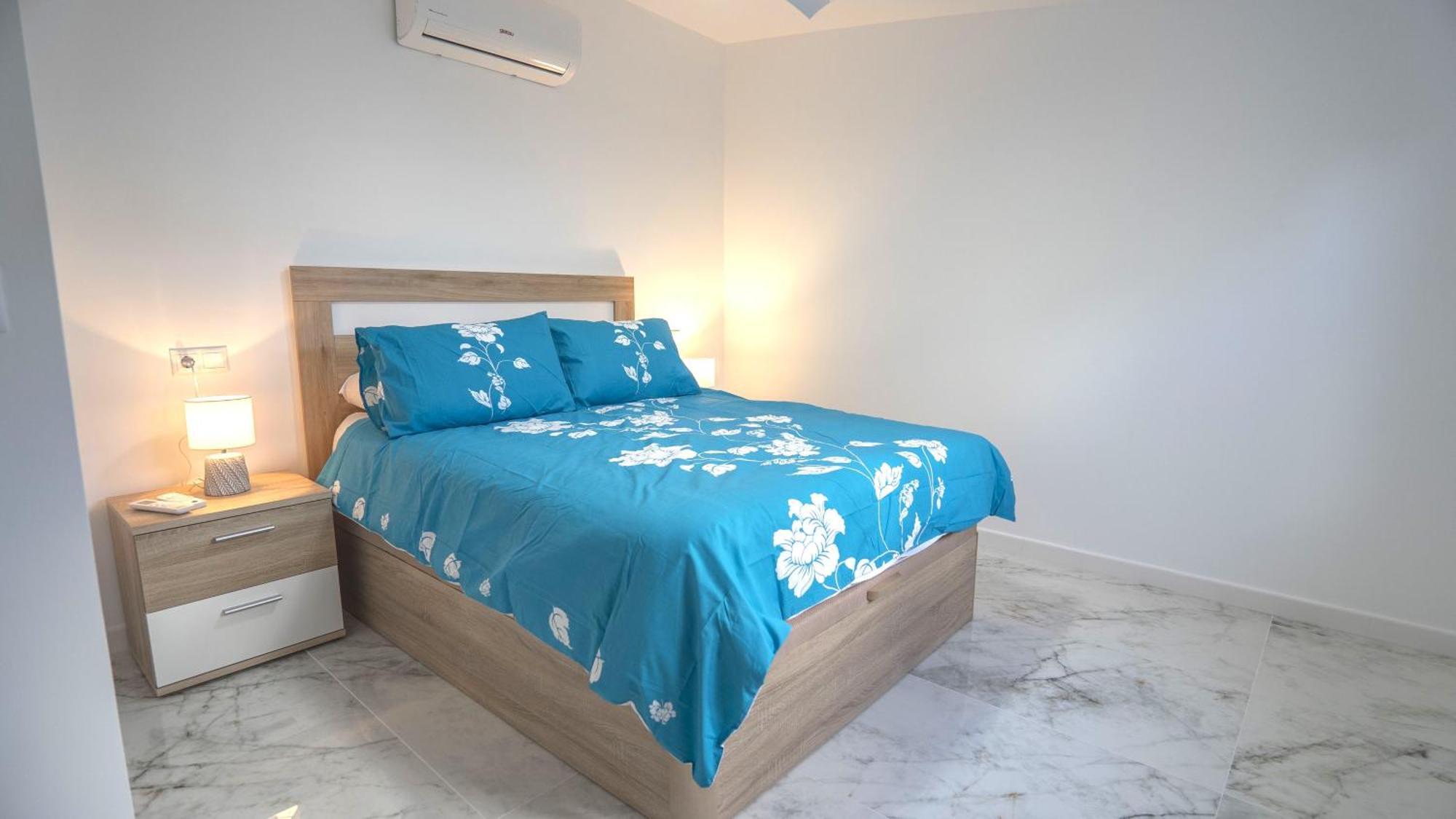 Modern Detached 4 Bed 3 Bath Villa With Private Pool Close To All Amenities Villamartin  Exterior photo