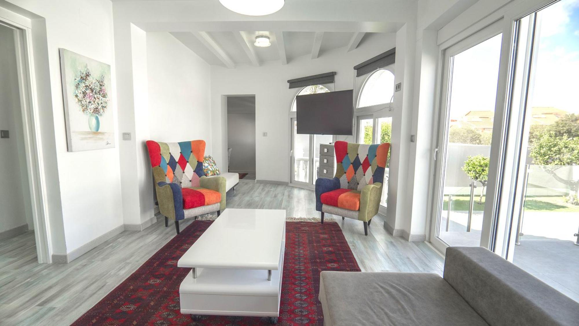 Modern Detached 4 Bed 3 Bath Villa With Private Pool Close To All Amenities Villamartin  Exterior photo