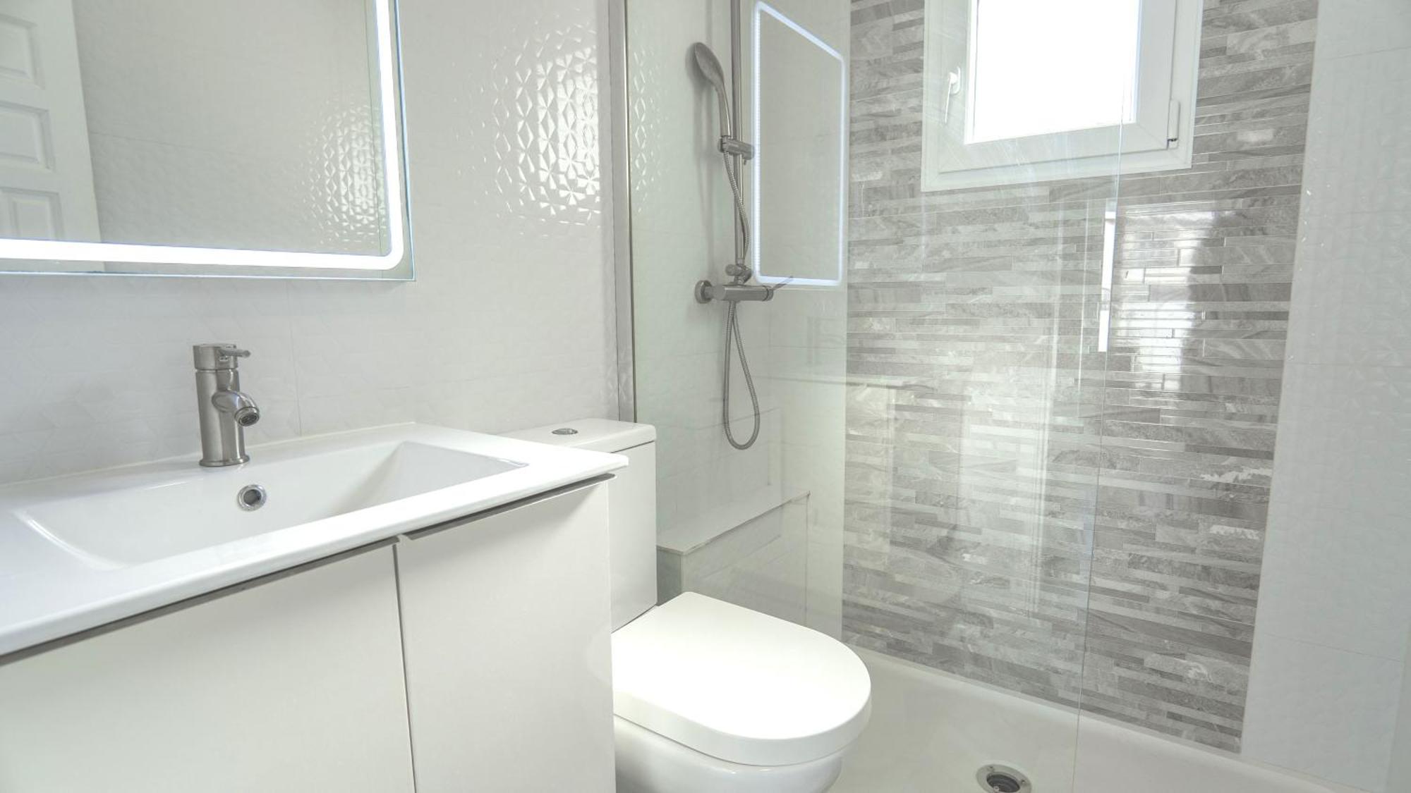 Modern Detached 4 Bed 3 Bath Villa With Private Pool Close To All Amenities Villamartin  Exterior photo